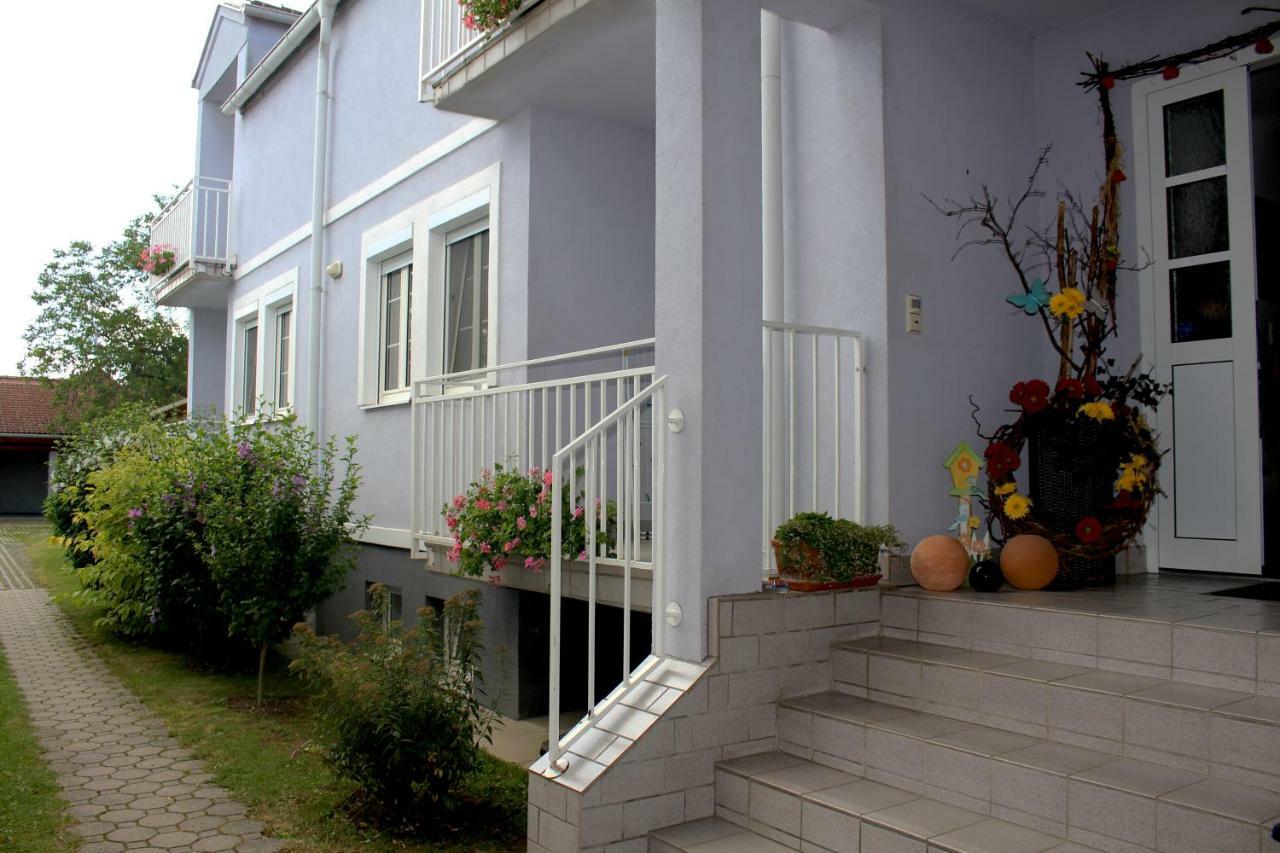 Appartement Berni Strebersdorf ภายนอก รูปภาพ