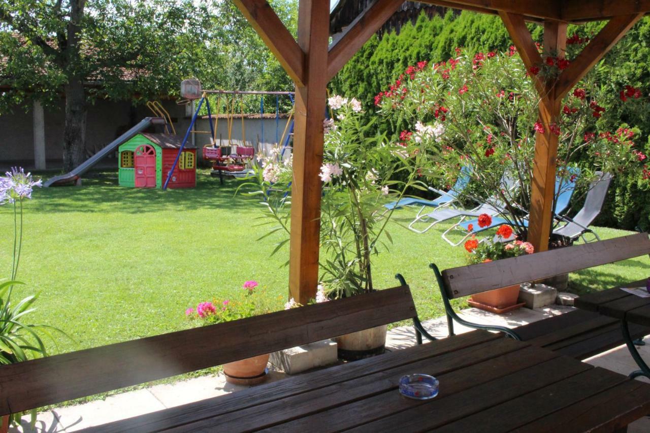 Appartement Berni Strebersdorf ภายนอก รูปภาพ