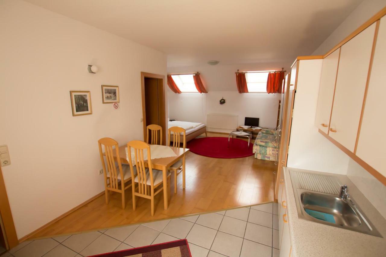 Appartement Berni Strebersdorf ภายนอก รูปภาพ